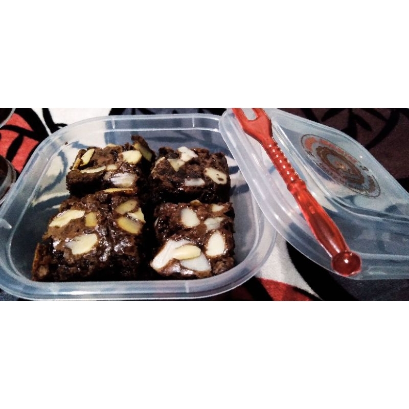 

[PREORDER] Almond Brownie Bites