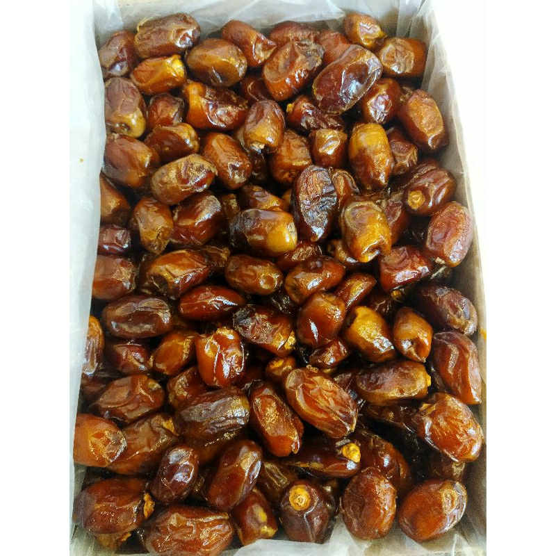 

Kurma Mesir 5 kg/Kurma madu/Kurma Mesir madu