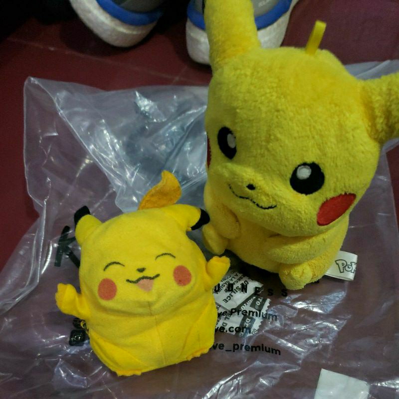 Boneka Pikachu ori