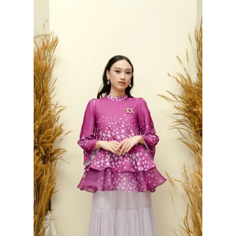PL Andaya blouse wearing klamby