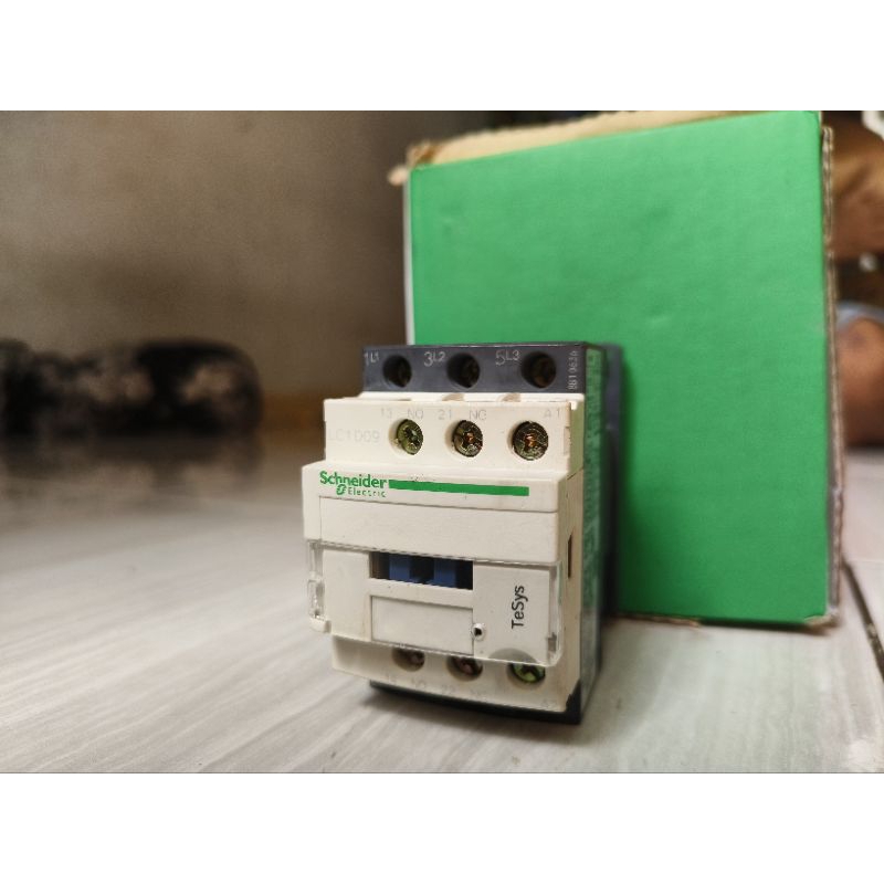 Kontaktor LC1D09 Sheneder