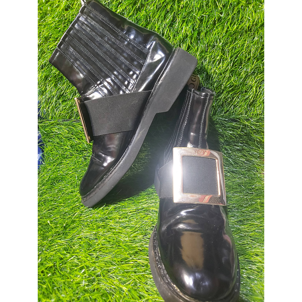 Sepatu Boots Mewah Roger Vivier Black Patent Leather Viv' Rangers Metal Buckle Chelsea 38 Preloved