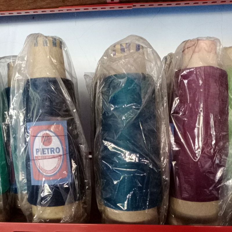 Benang obras polyester warna warni lengkap berkualitas perlengkapan menjahit