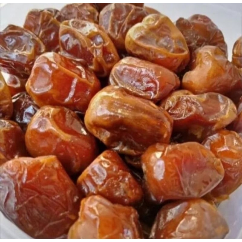 

kurma Mesir 1kg / kurma Mesir murah 1kg / oleh-oleh haji dan umroh