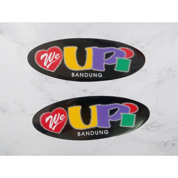 

Stiker / Sticker Vinyl Oval We Love UPI