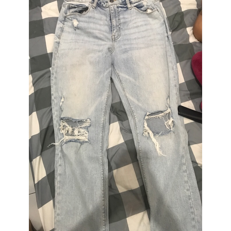 PRELOVED RIPPED JEANS