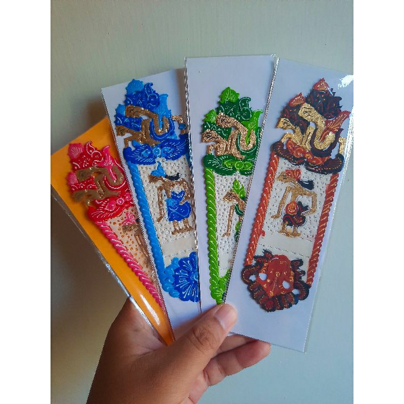 

Pembatas buku wayang kulit asli souvenir pernikahan ulang tahun dll