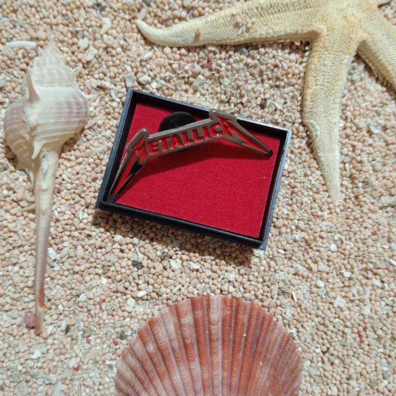 pin topi custom METALLICA