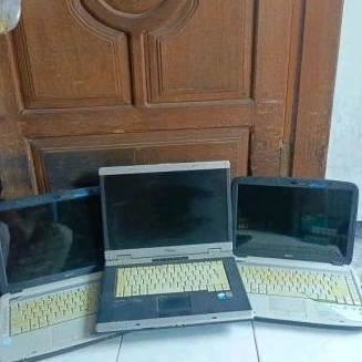 laptop Acer dan fujitsu