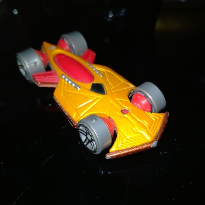 hotwheels battle force 5 saber gold car
