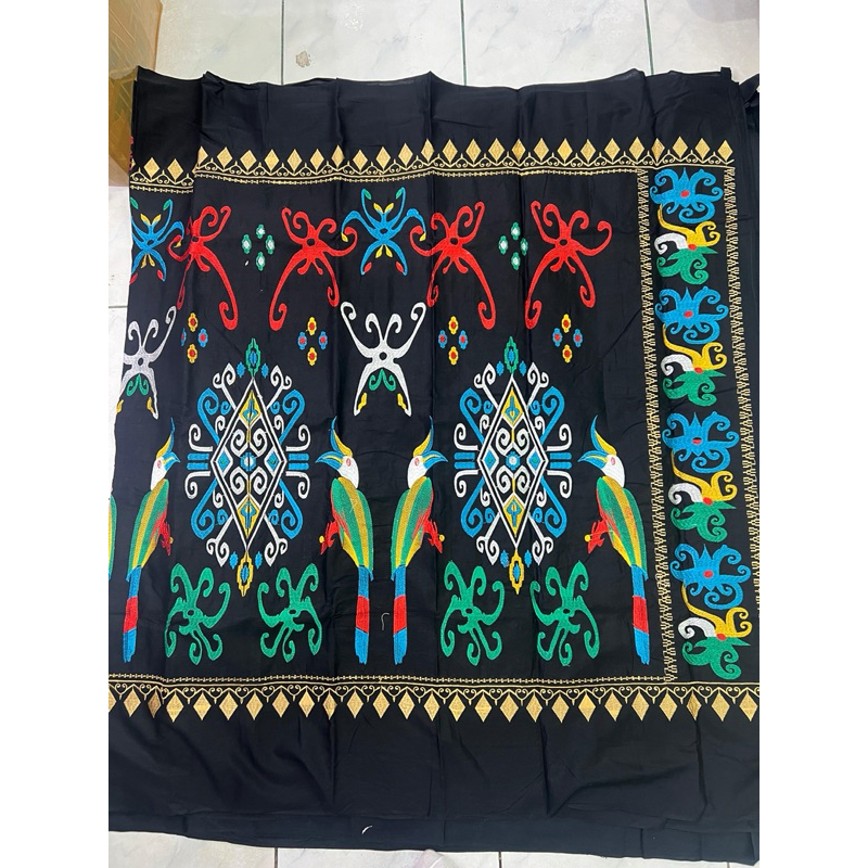 KAIN BATIK TENUN / KAIN BORDIR KALIMANTAN
