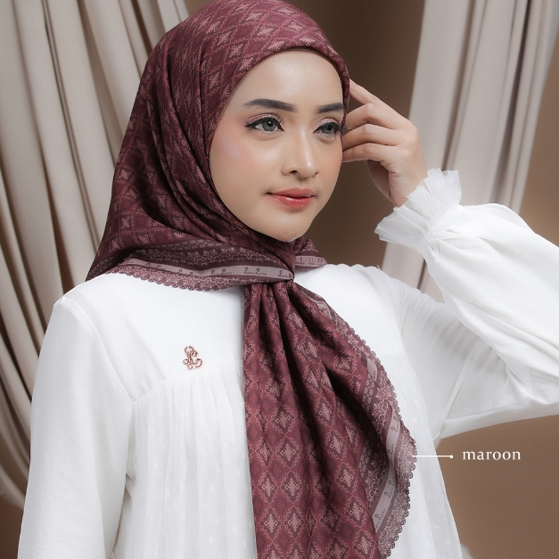 Hijab Segi Empat Voal Celia 3 Linalivia