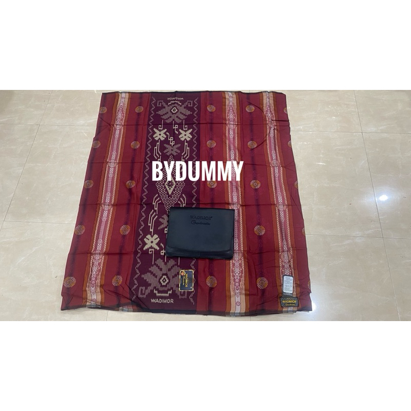 Sarung Wadimor Grandmaster kemasan dompet grosir murah warna merah kode MK timbul jacquard kembang