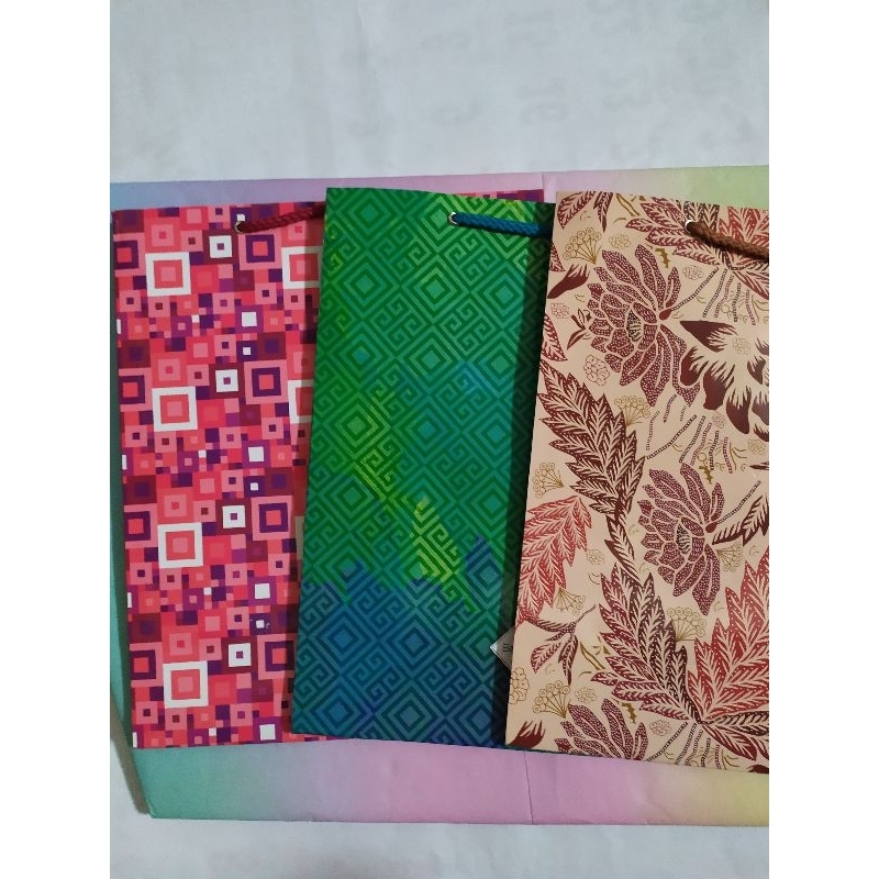 

Paper Bag Batik Karton Medium(BW)