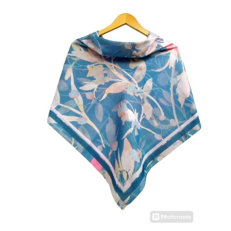 Hijab Voal Motif Biru