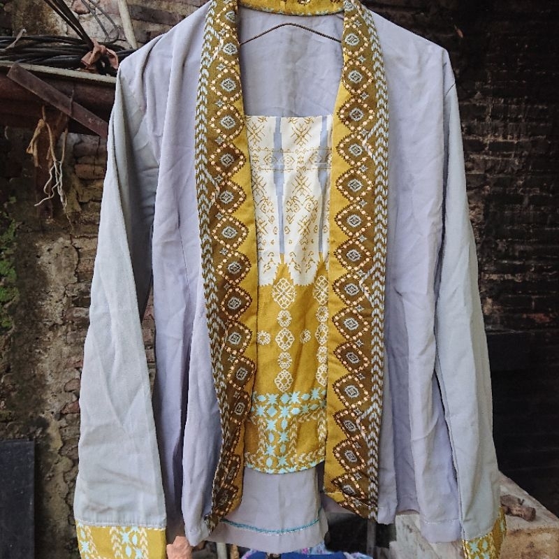 Atasan Kebaya Kutu Baru Brokat Preloved