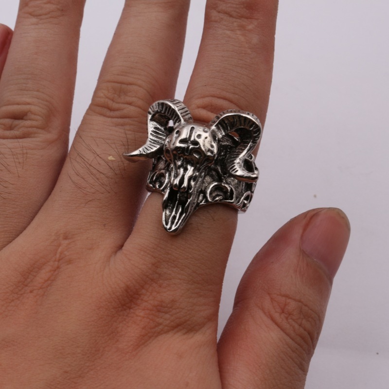 Cincin Pria Desain Tengkorak Domba Bertanduk Gaya Vintage Model Terbuka