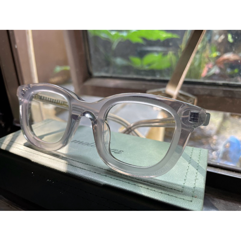 Mollucas Kacamata secound (like new)