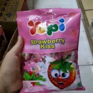

Yupi strawberry kiss termurah
