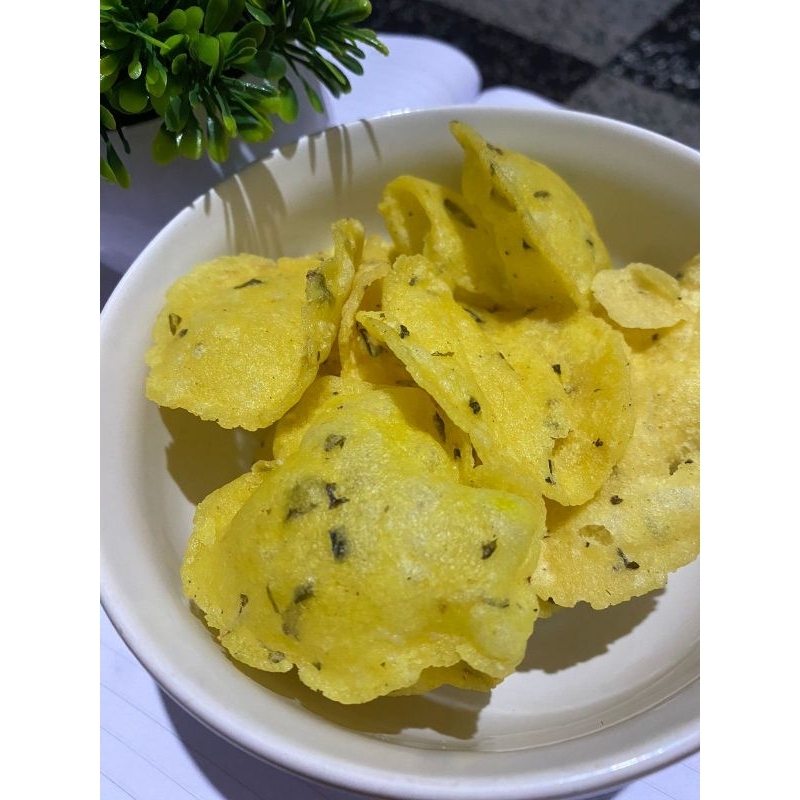 

comring kripik pedas dan gurih