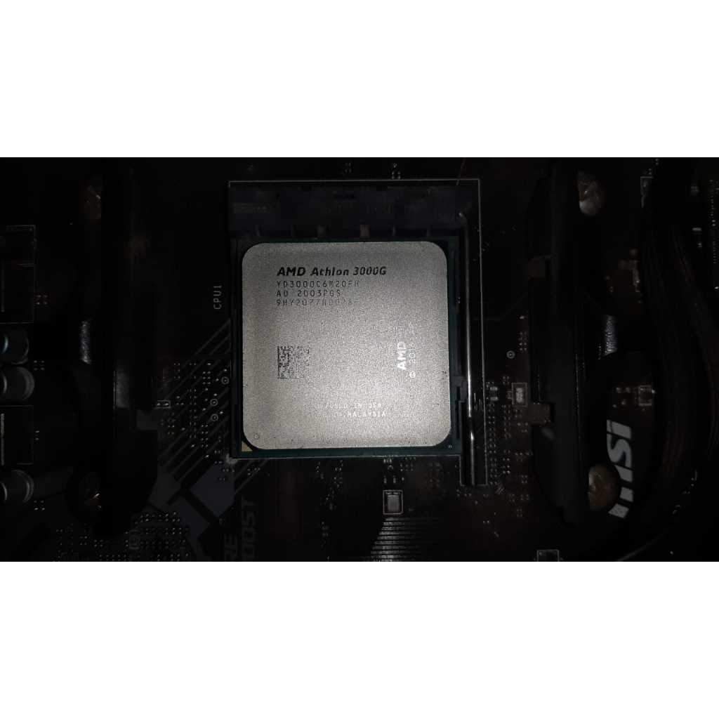 AMD ATHLON 3000G With Radeon Vega 3