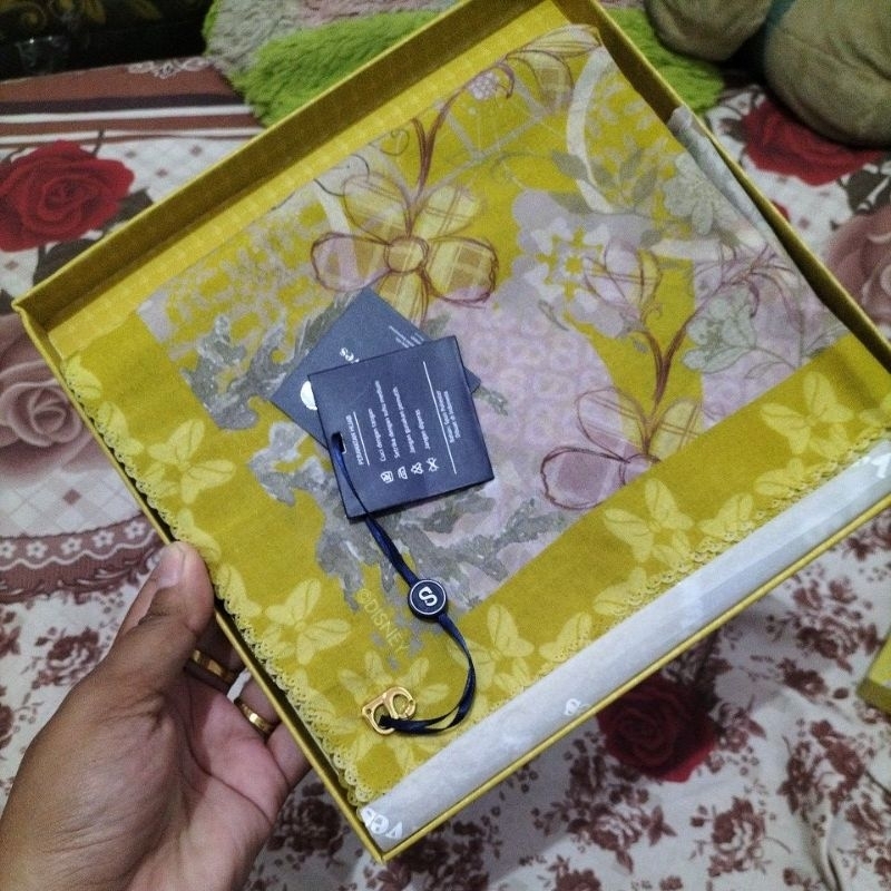 The dream park sun buttonscarves