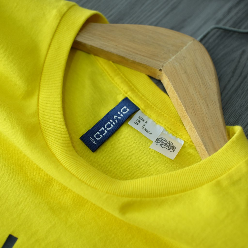 hnm spongebob tee yellow