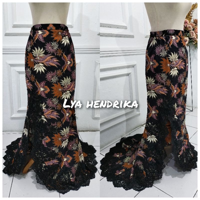 ROK BATIK EKOR/ROK WISUDA