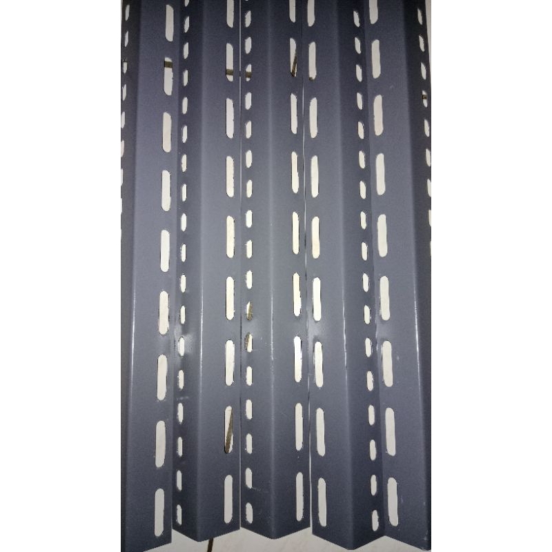 Besi Potong Siku Lubang Tipis 30cm