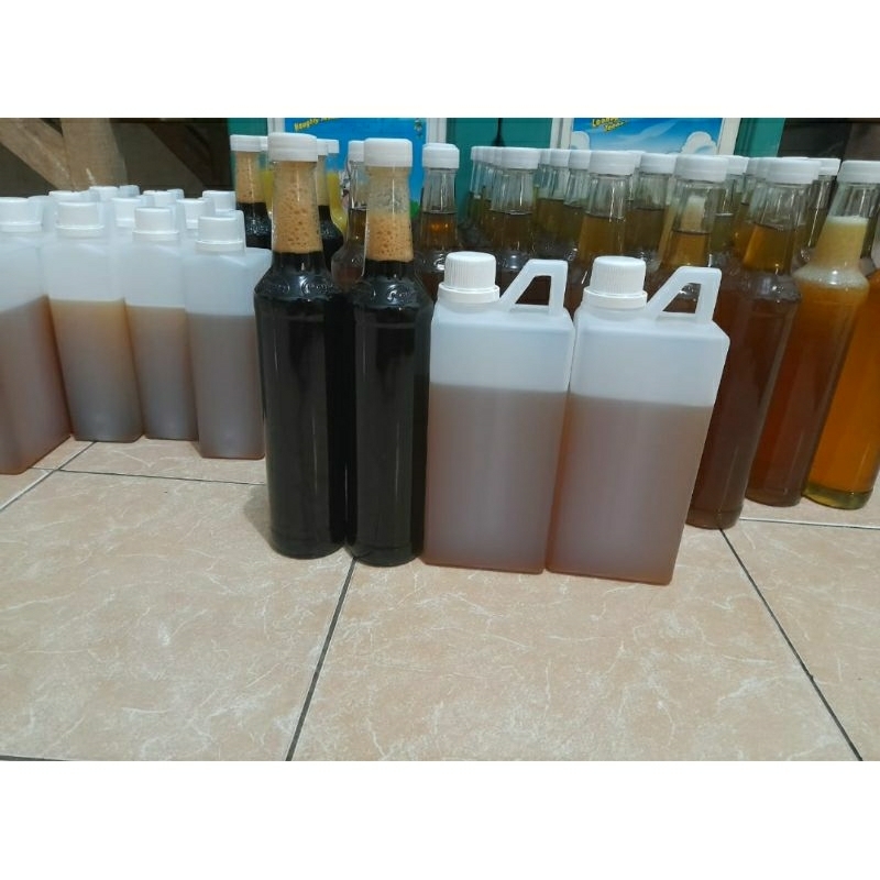 

Madu hitam 1kg 100% murni dari lereng muria kudus/madu hitam manis/madu hitam pahit/Madu Muria Barokah