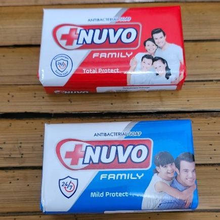 Sabun Mandi Batang Nuvo warna Merah.