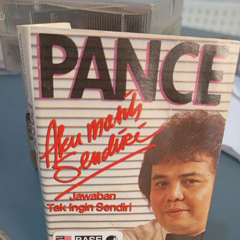 kaset pance aku masih sendiri