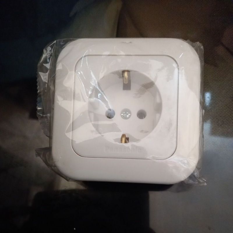 stop kontak listrik panasonic