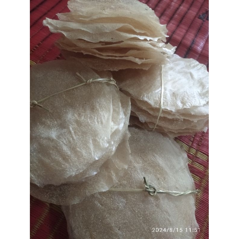 

Leper/krupuk singkong mentah khas kebumen