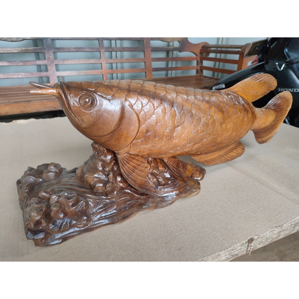 Patung Miniatur Ikan Arwana Kayu Panjang 50cm