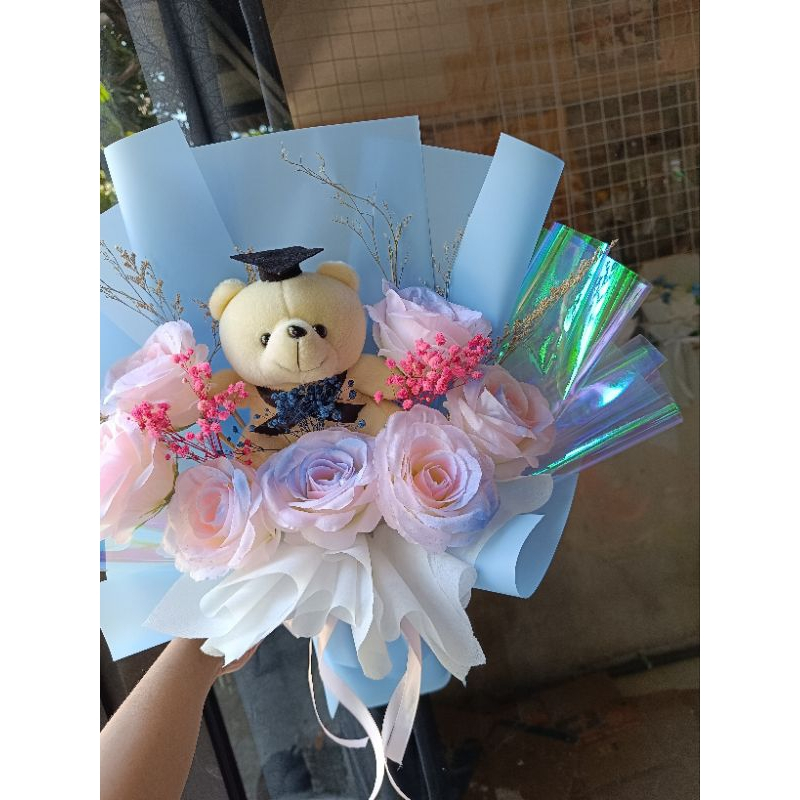 buket boneka wisuda unicorn babys breath Surabaya menerima dadakan