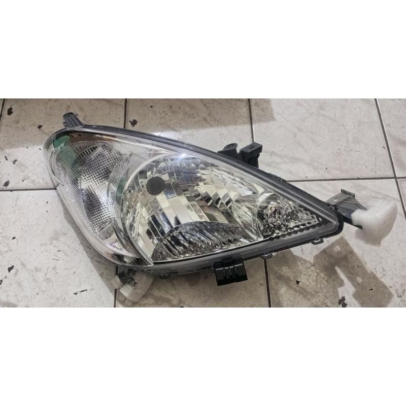 headlamp innova 2005-2011