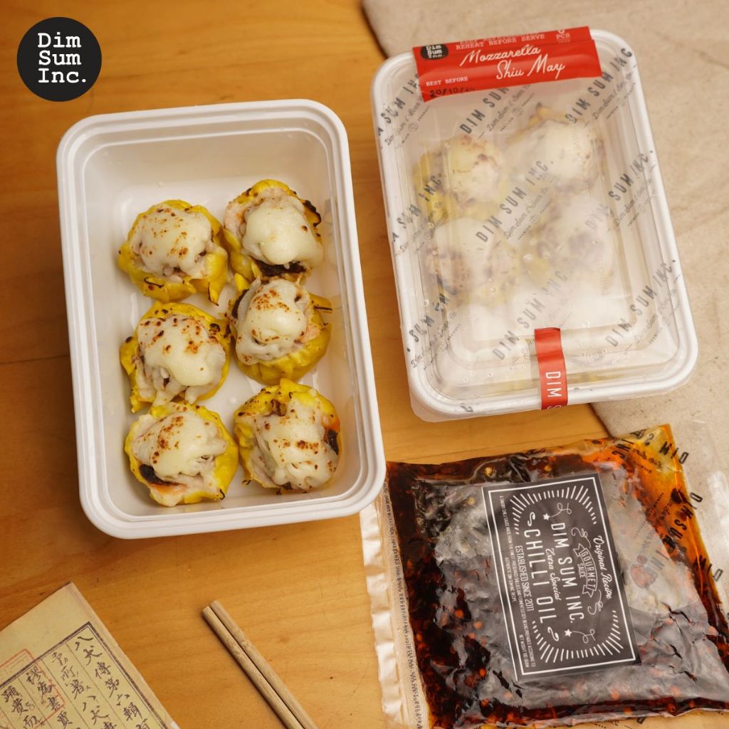 

PAKET KOMBO DIMSUM INC - Mozzarella Shiumay / Siomay Mozarella / Somay mozarela + Chilli Oil / Minyak Cabai Sachet 100gr Premium by Dimsum Inc