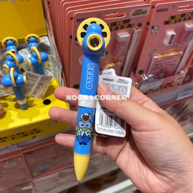 

Miniso x Minions ‼️ Projector Ballpoint Pen (0.7mm) Daisy Minions Collections