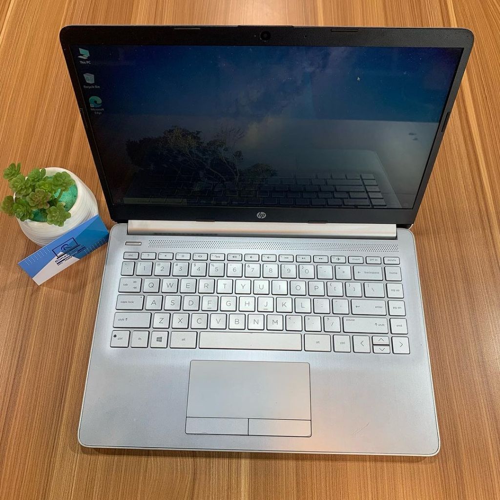 LAPTOP HP ELITEBOOK AMD A4-9125 RAM 4/256GB SECOND/BEKAS