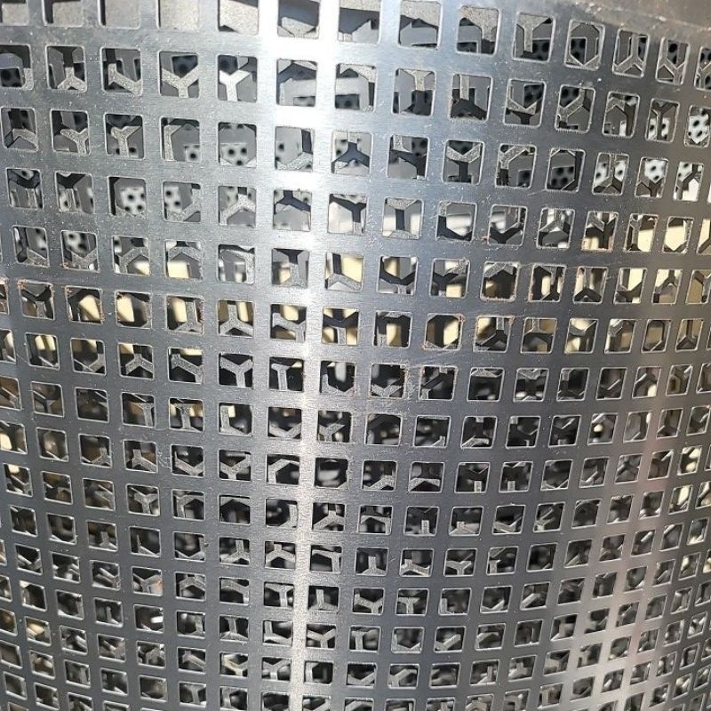 plat lubang besi kotak 10 x10 mm tebal 0,8mm uk.120x240cm