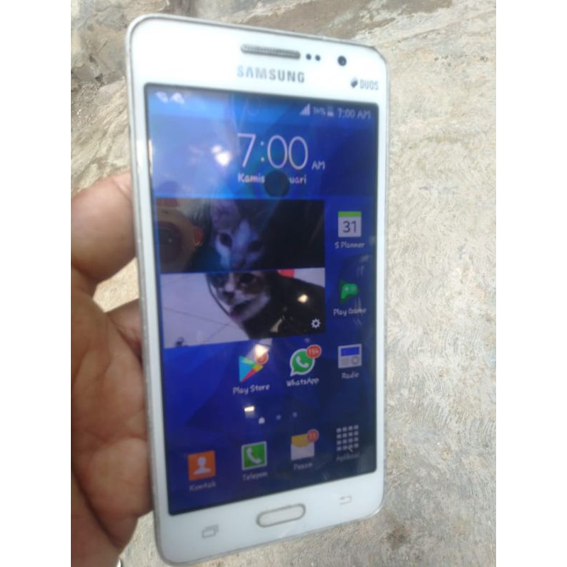 Henphone secend bekas hp samsung grend prame nyala