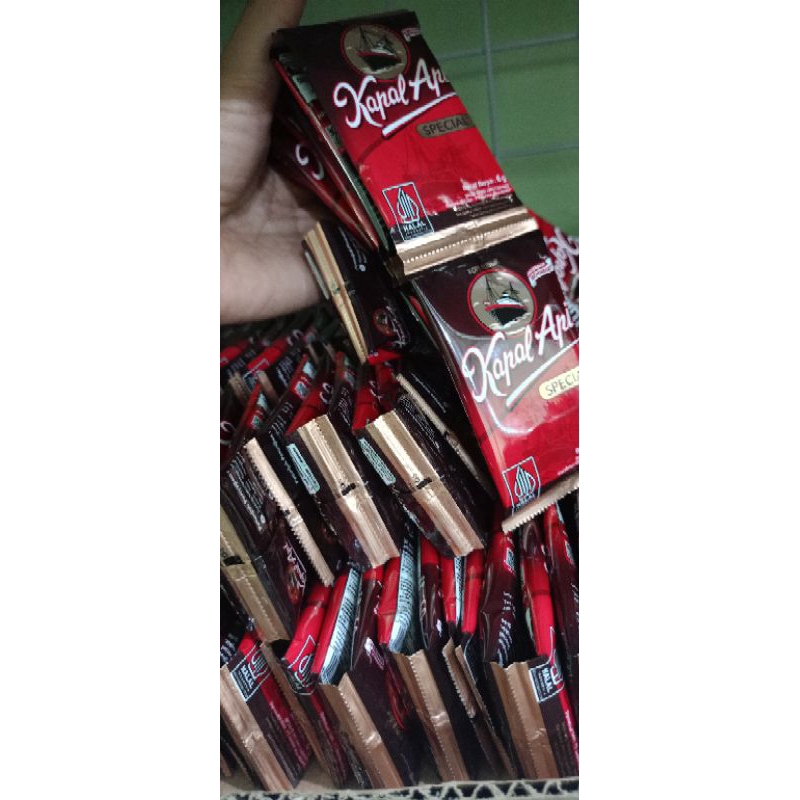 

KOPI KAPAL API RENTENG SPECIAL MERAH 10 X 6,5 GR