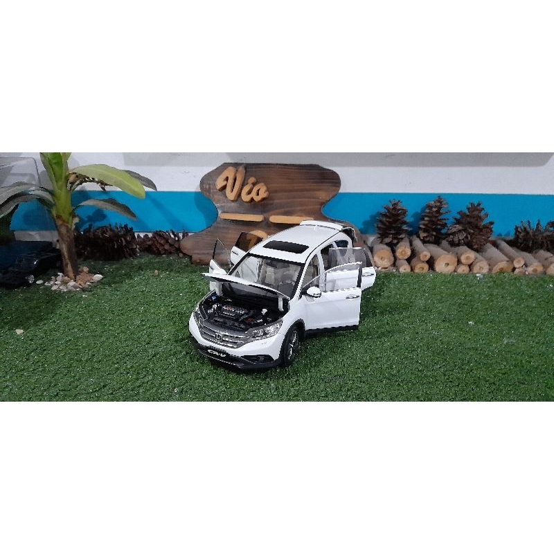 Diecast Miniatur Honda CRV putih skala 1:18