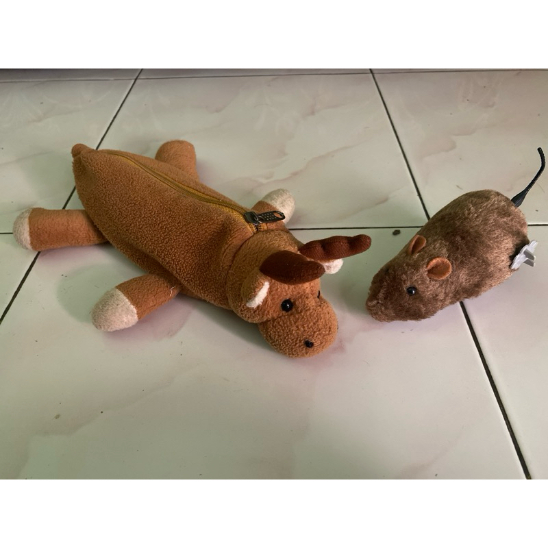 

kotak pensil rusa, dan mainan tikus" an