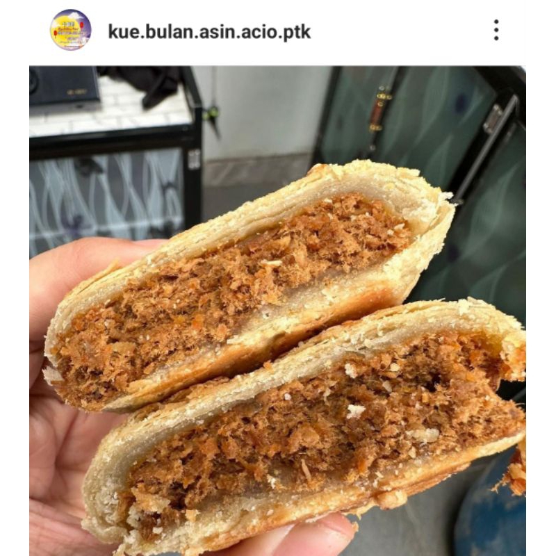 

kue bulan asin isi daging ayam perpc