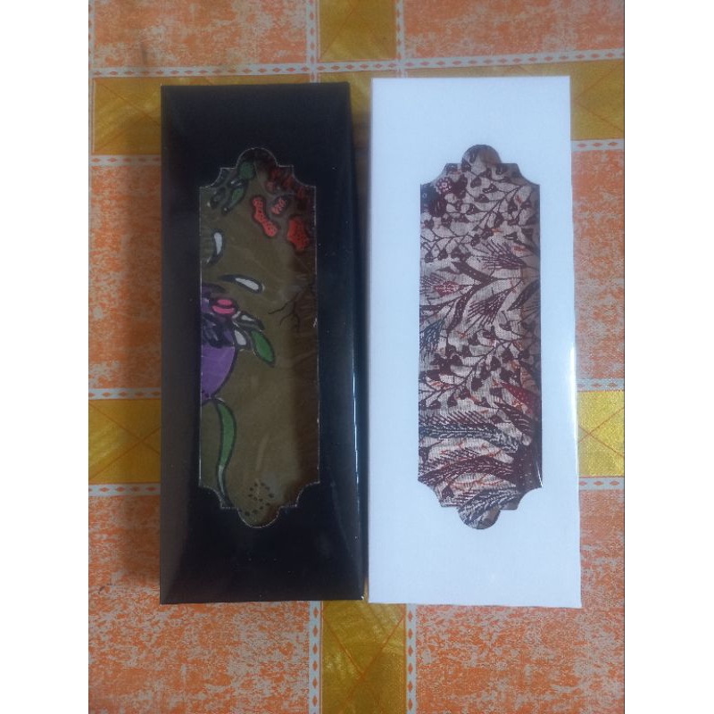 

SHEVA Prints Box Kain Batik Box Hampers Hijab Dus Kue Kukus Serbaguna
