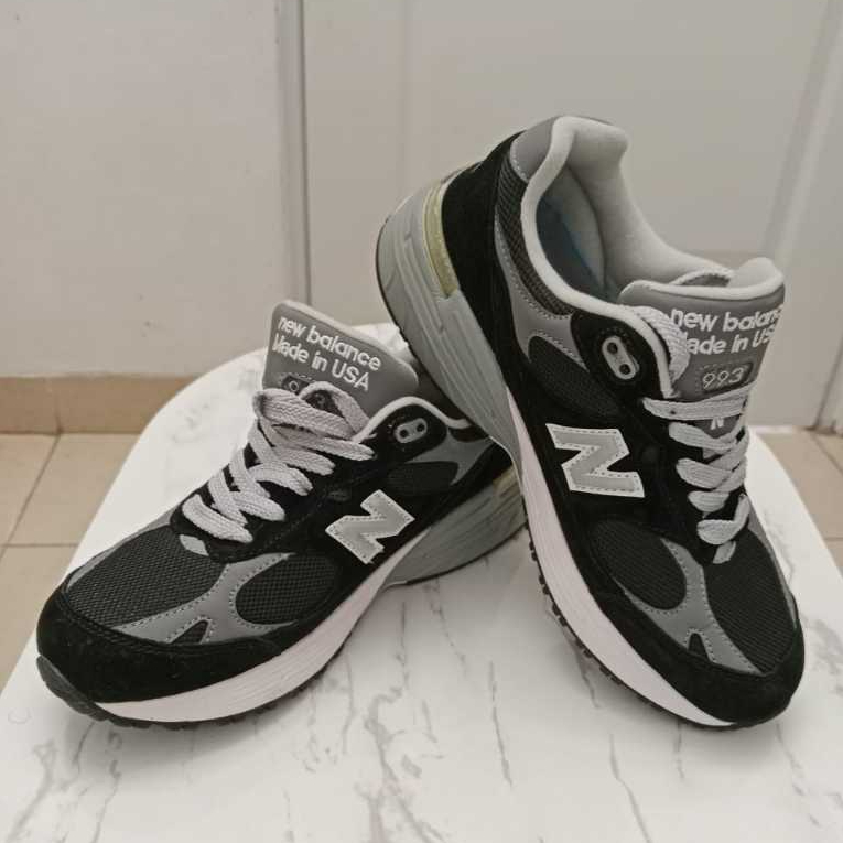 Sepatu Sporty NB 993 Black