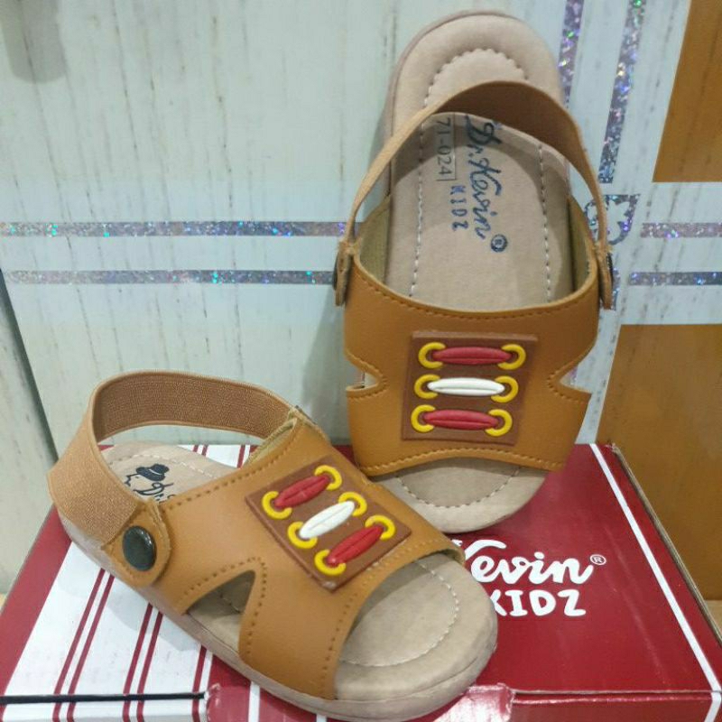 preloved sandal anak dr kevin