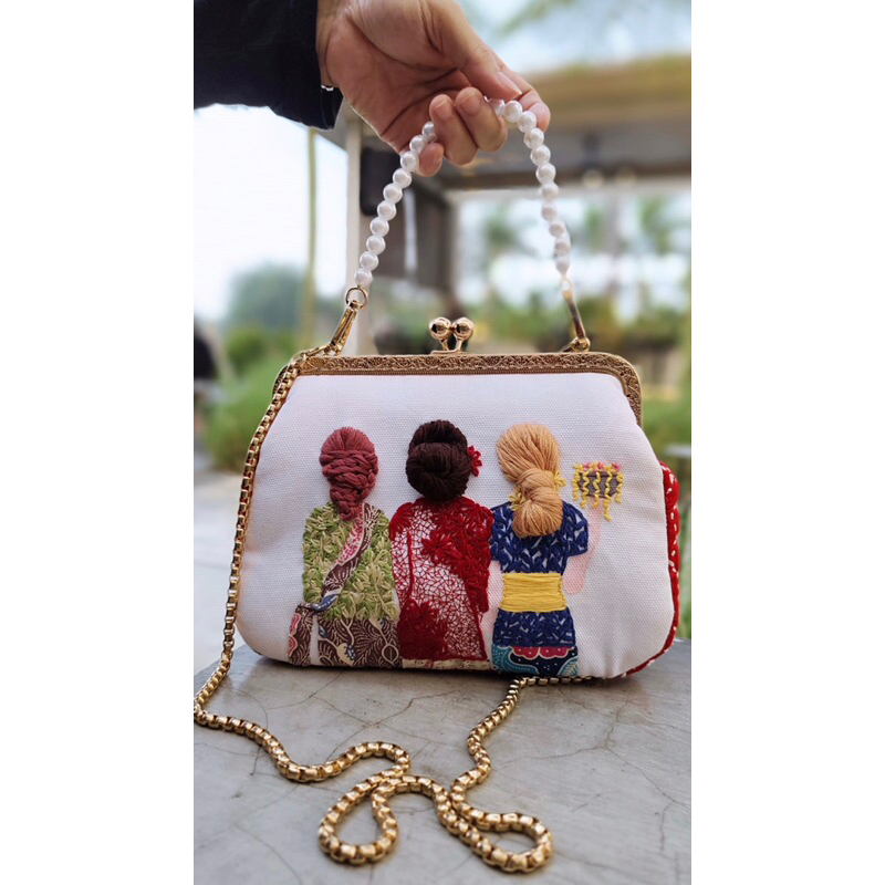 Tas Sulam Merah Putih Kebaya